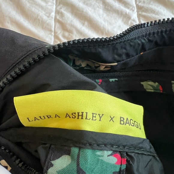 Laura Ashley x BAGGU medium crescent - Picture 2 of 4